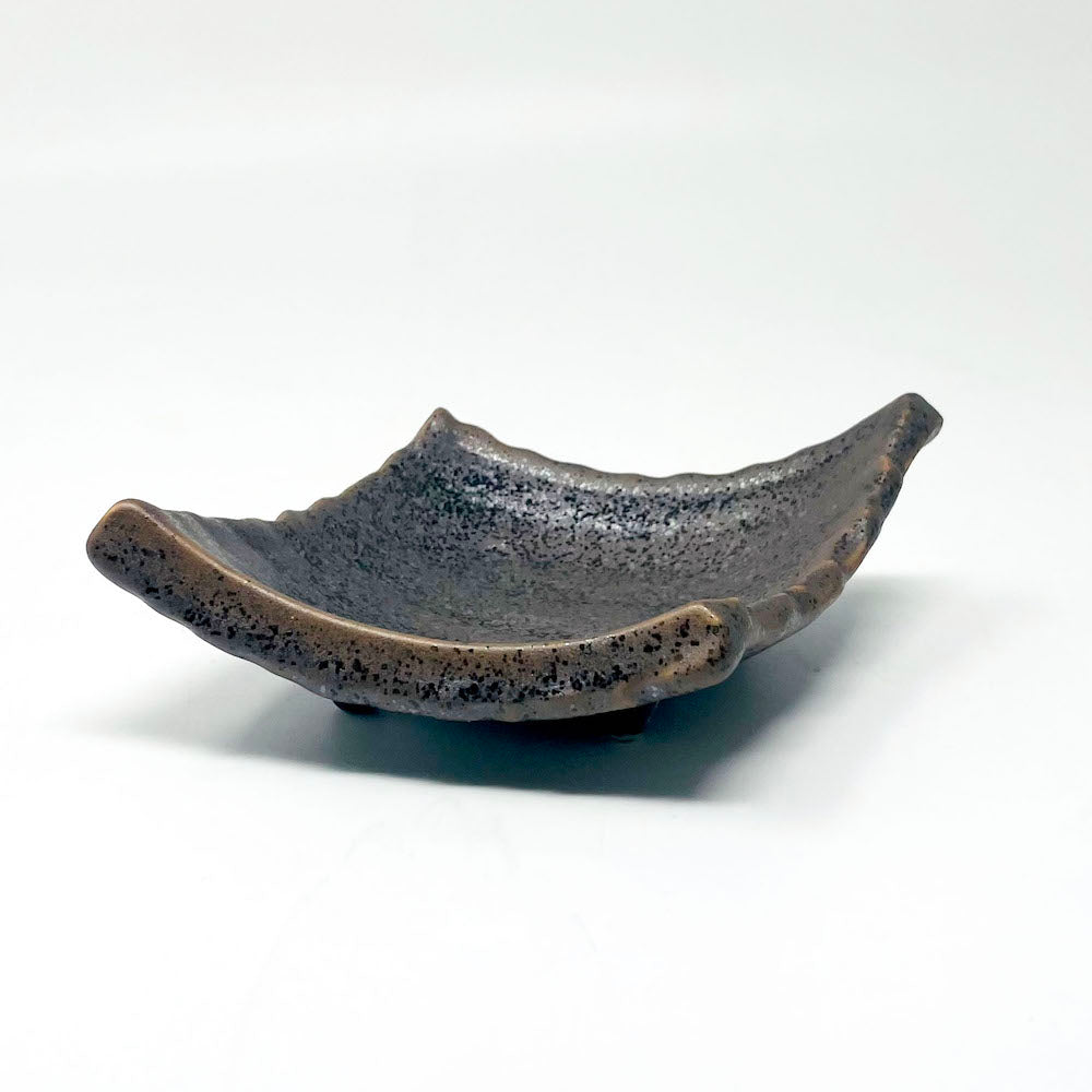 Footed Small Chinmi Dish Rhombus (5.5"x4.25") image 2