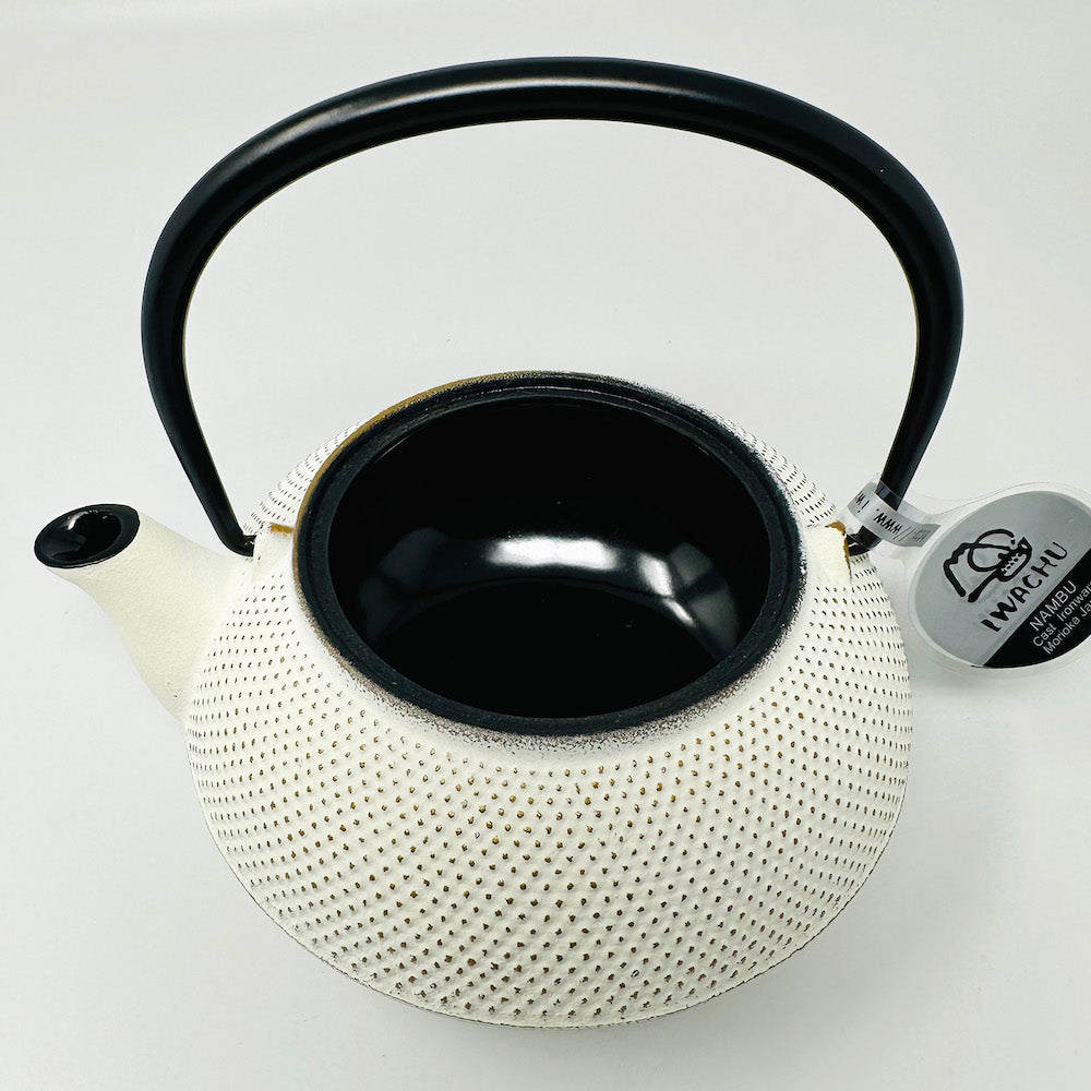Iwachu Tetsubin Cast Iron Tea Pot (22 fl.oz ) image 6