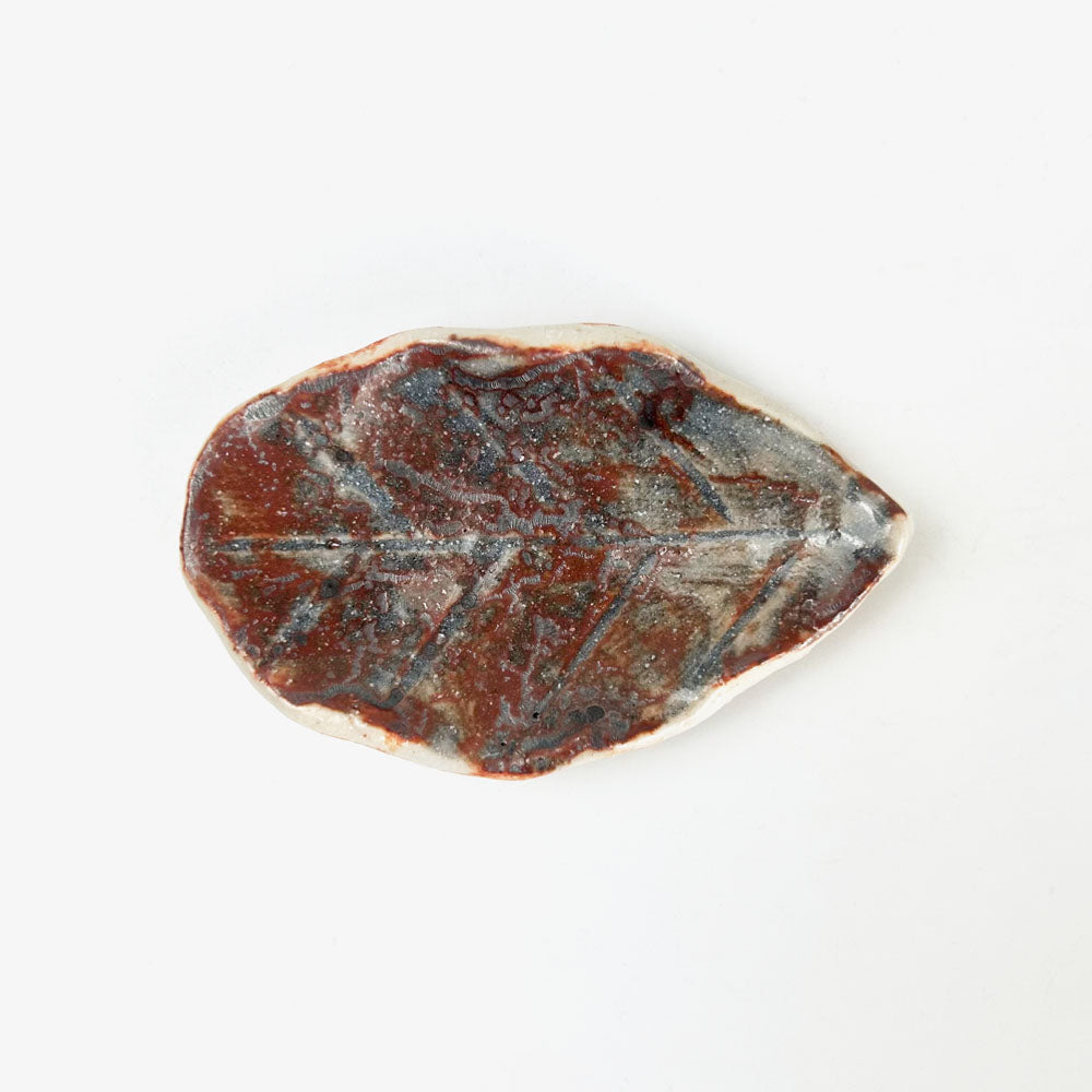 Small Chinmi Dish Hagata Yamabato (3.5" x 2") image 2