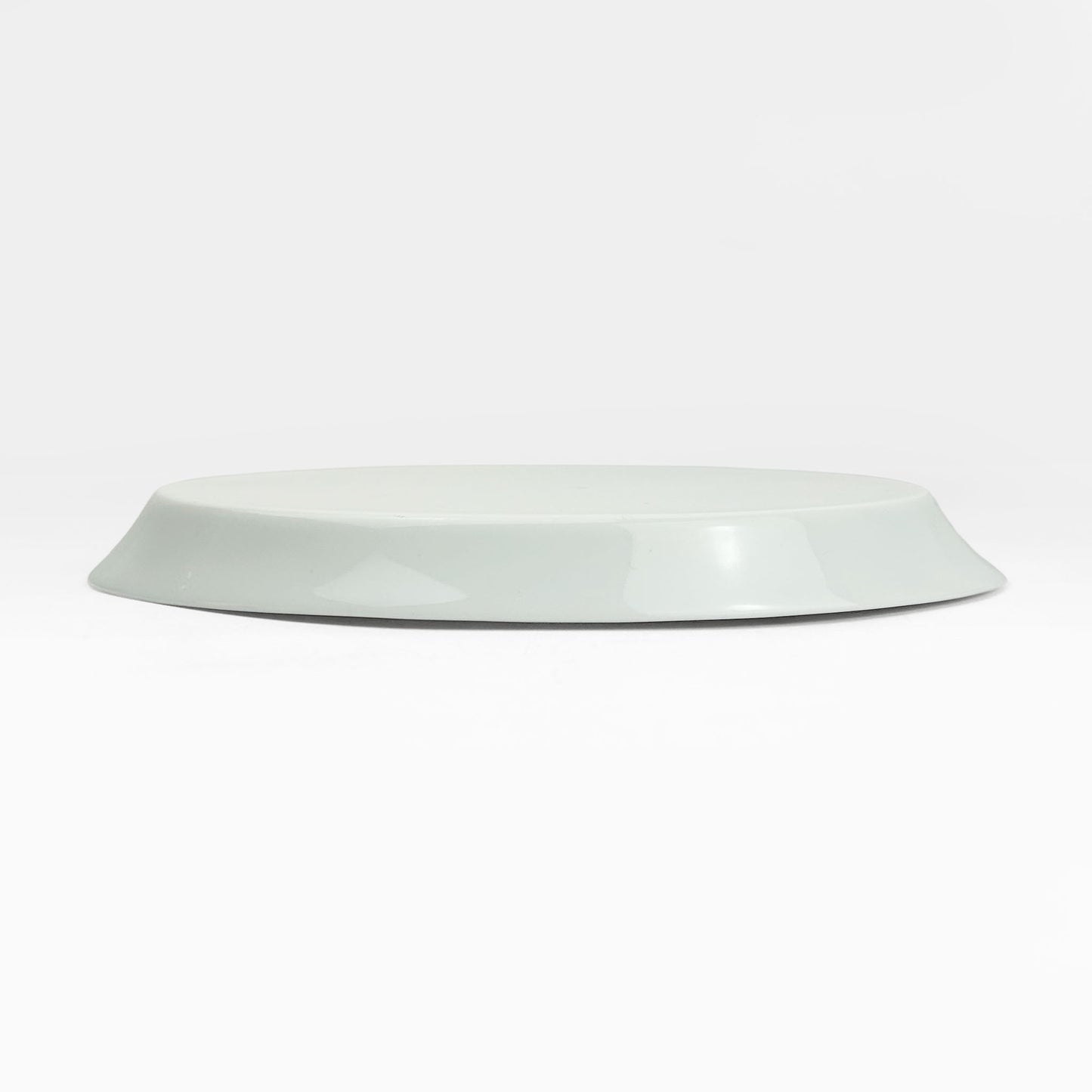 Oval Plate Tulip by Sin-gama (7.5"x6.75)