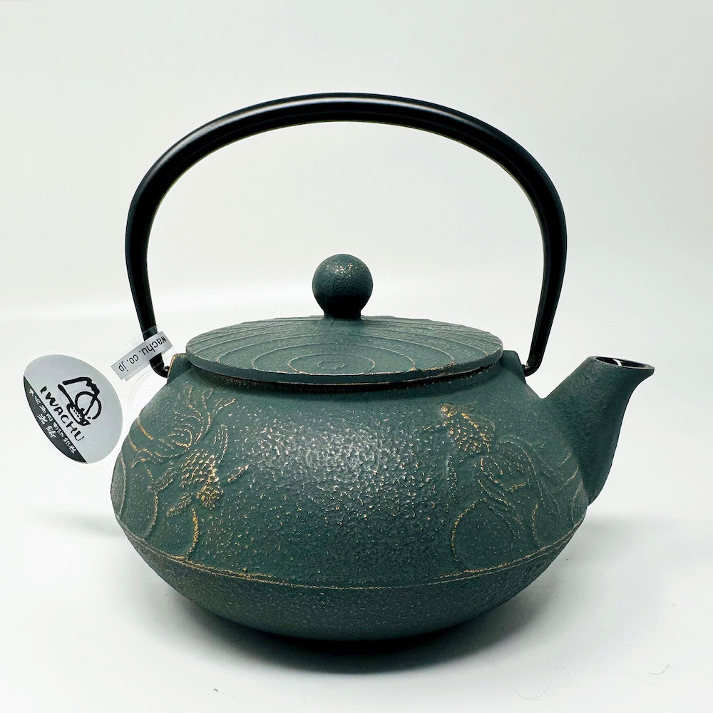 Iwachu Tetsubin Cast Iron Tea Pot (22 fl.oz ) image 5