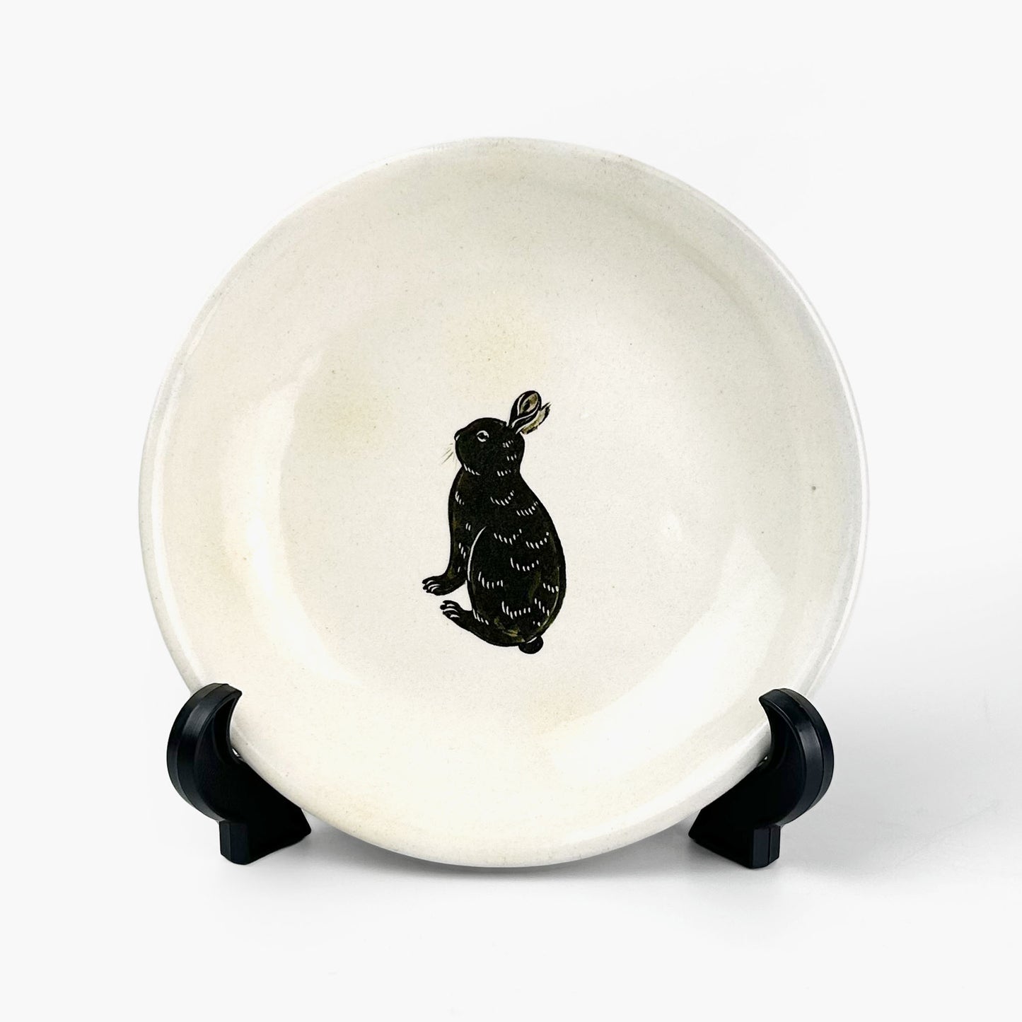 Plate Rabbit (6"D) by Takunobu Sawada