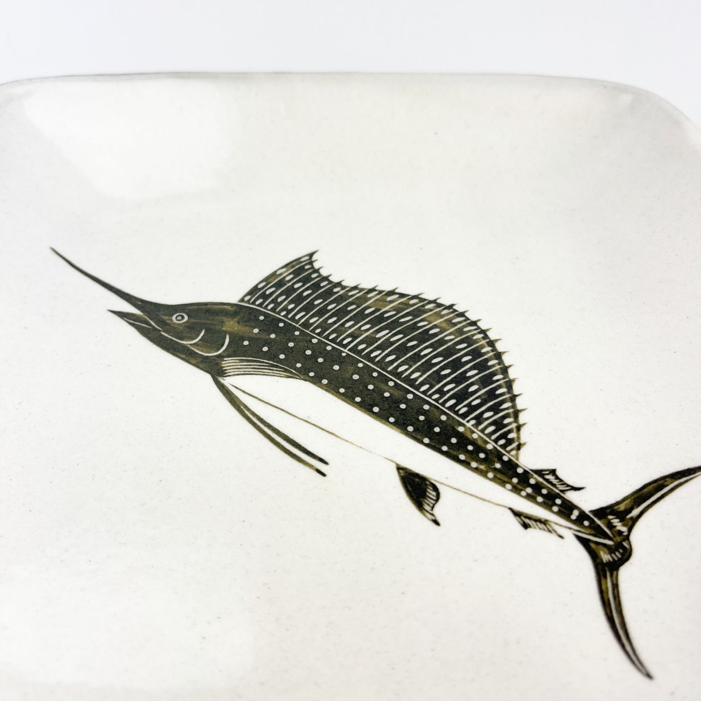 Sq. Plate Sailfish (6.5"D) by Takunobu Sawada