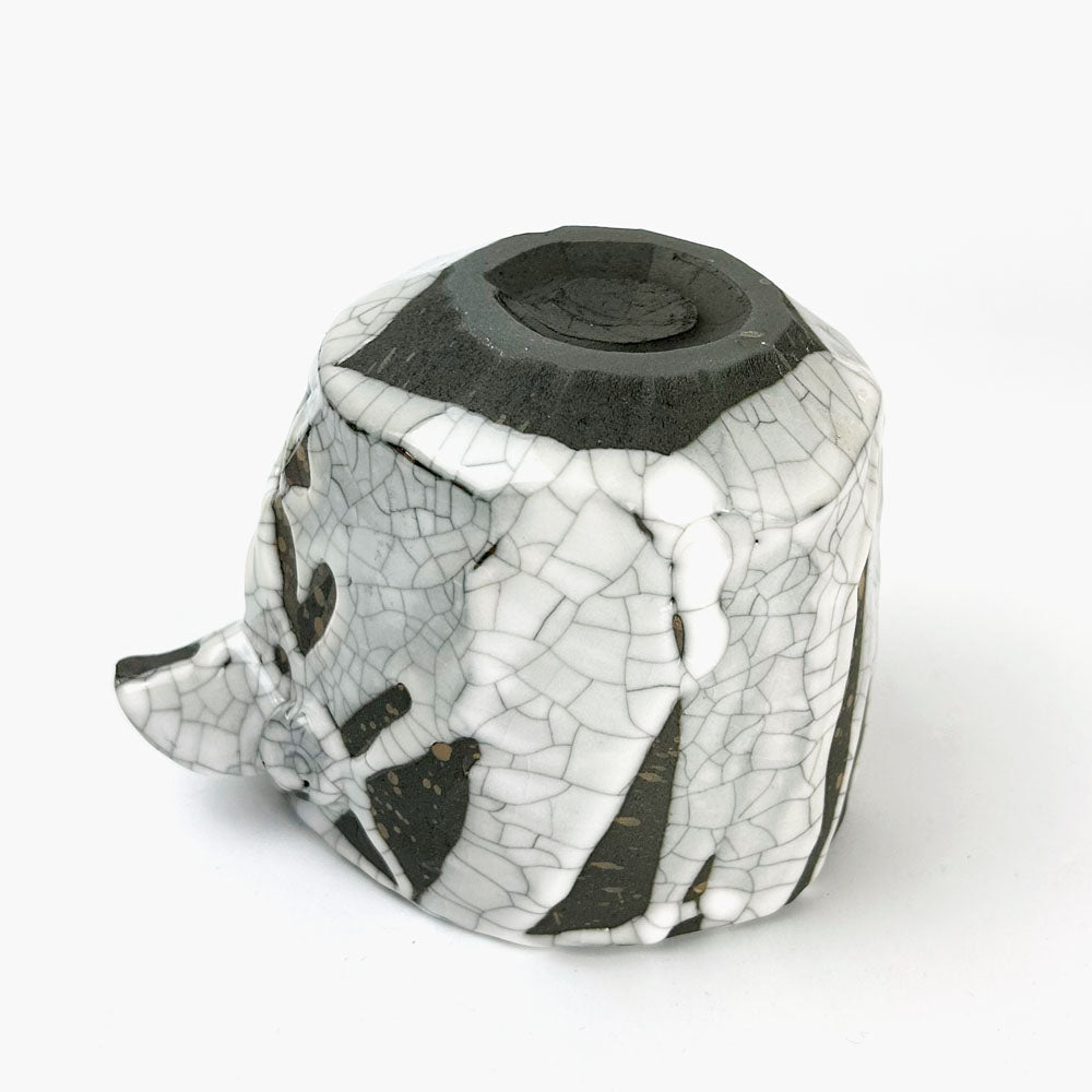 Sumi Kannyu Sake Container  (10oz) by Bunga Yamamoto