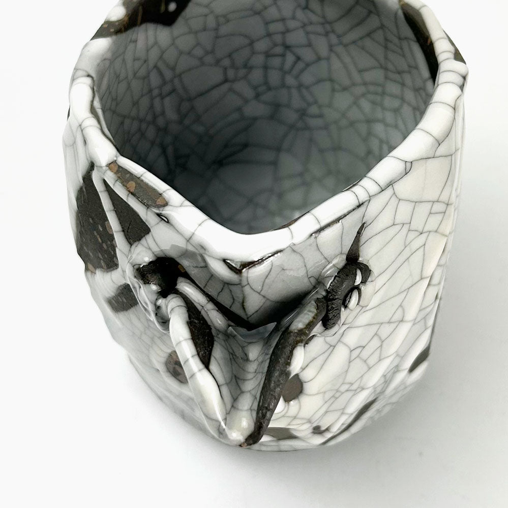 Sumi Kannyu Sake Container  (10oz) by Bunga Yamamoto