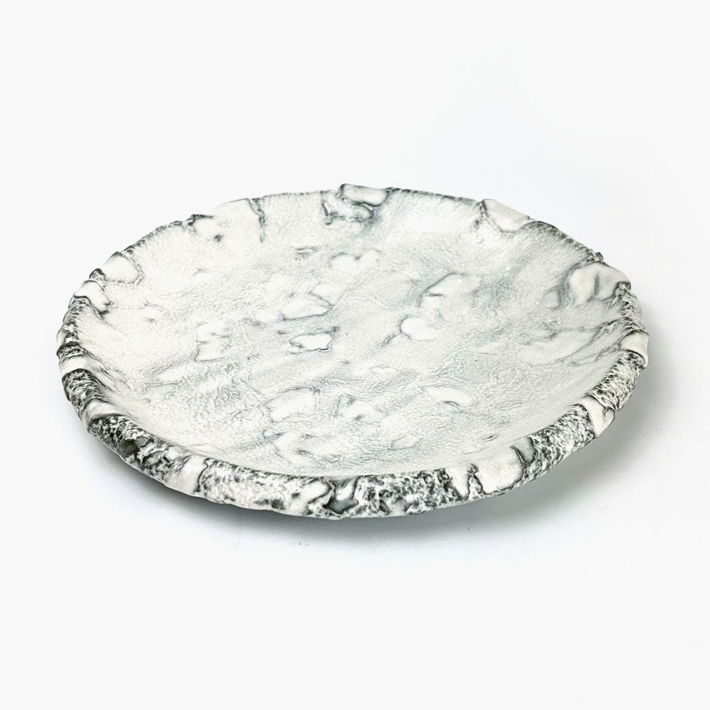 Plate Kobiki  (8.25"D) by Bunga Yamamoto