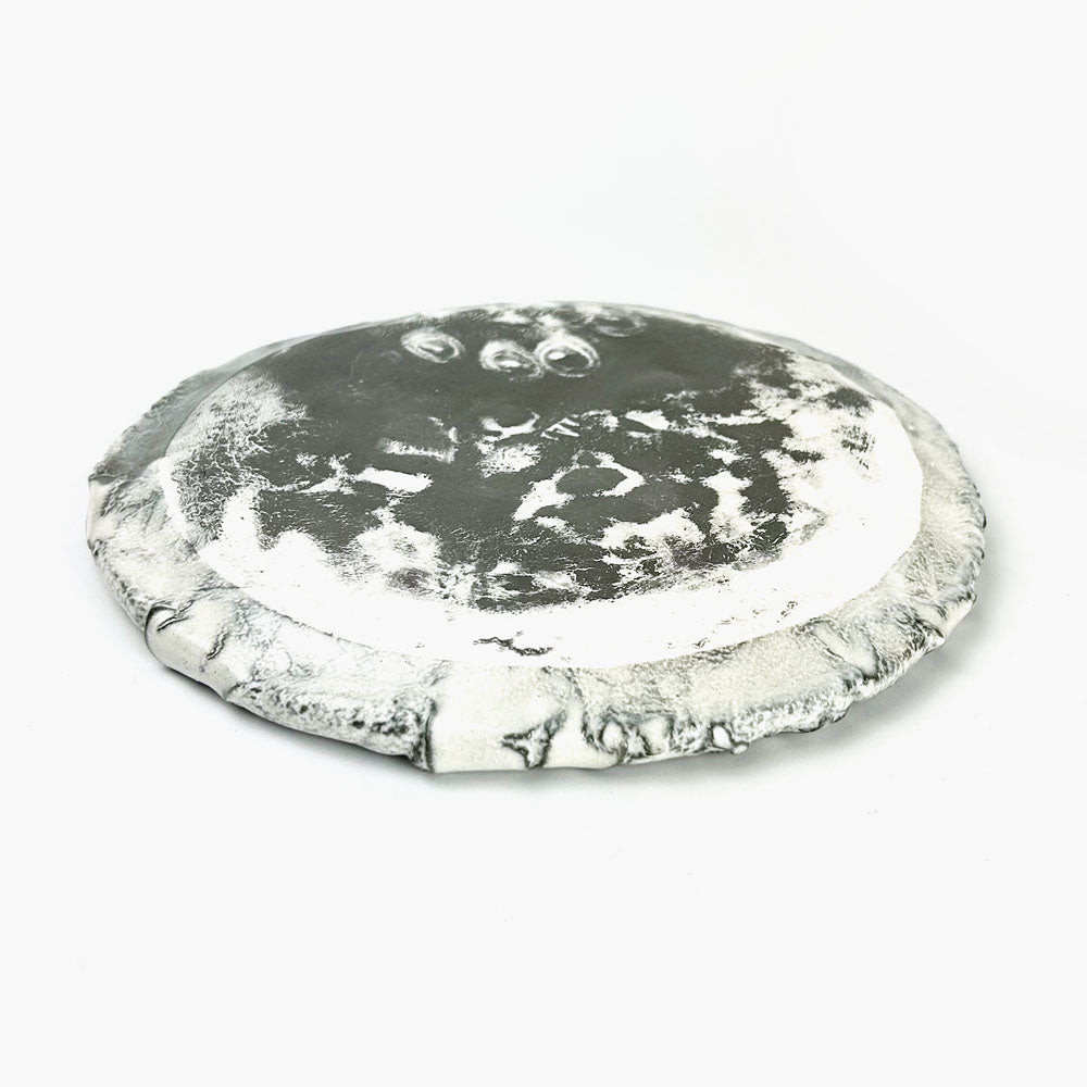 Plate Kobiki  (8.25"D) by Bunga Yamamoto