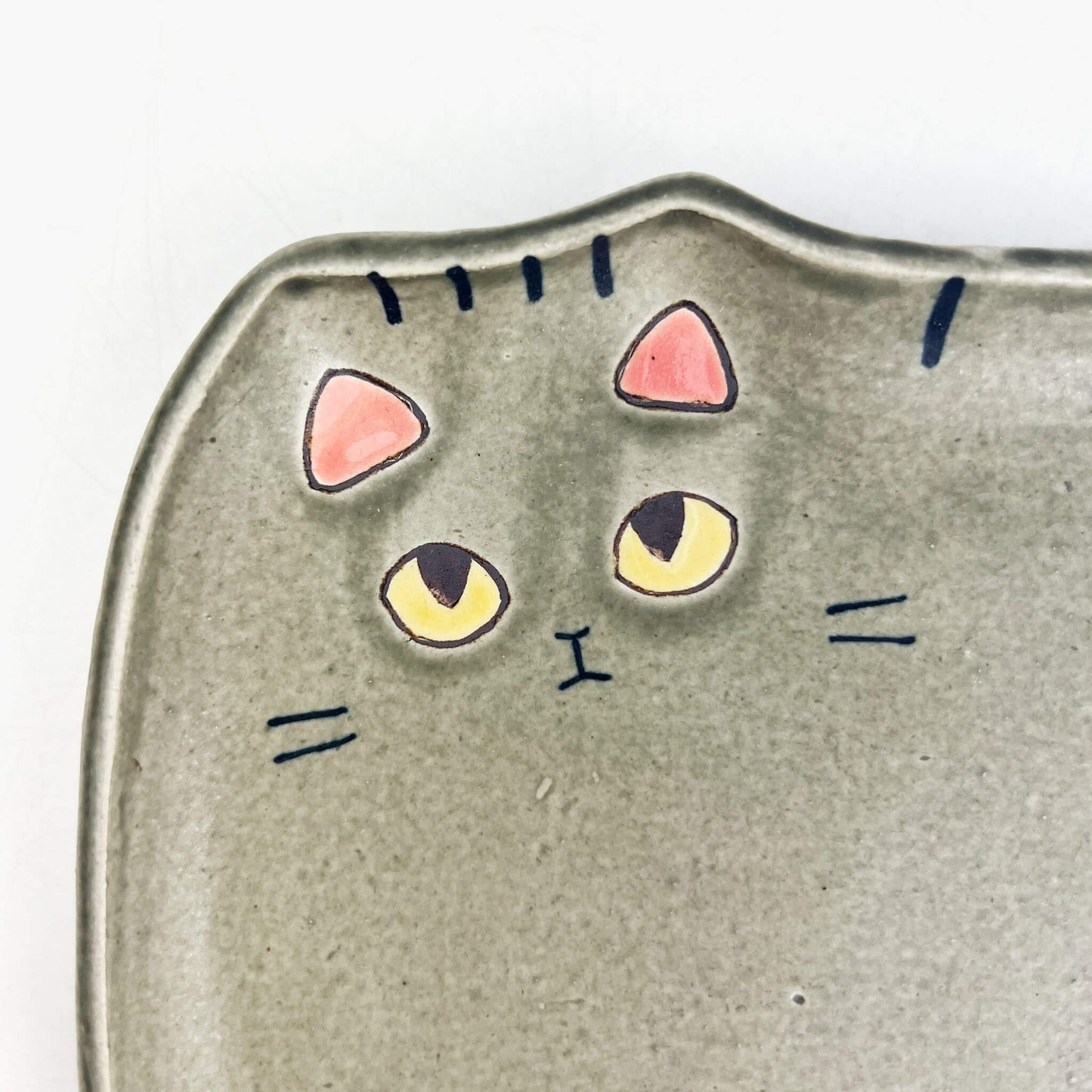 Cat Plate Grey Tsugumi (6.75") by Yoji Horikoshi