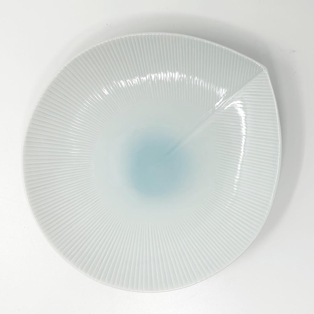 Moa Light Blue Leaf Plate (10"D) image 1