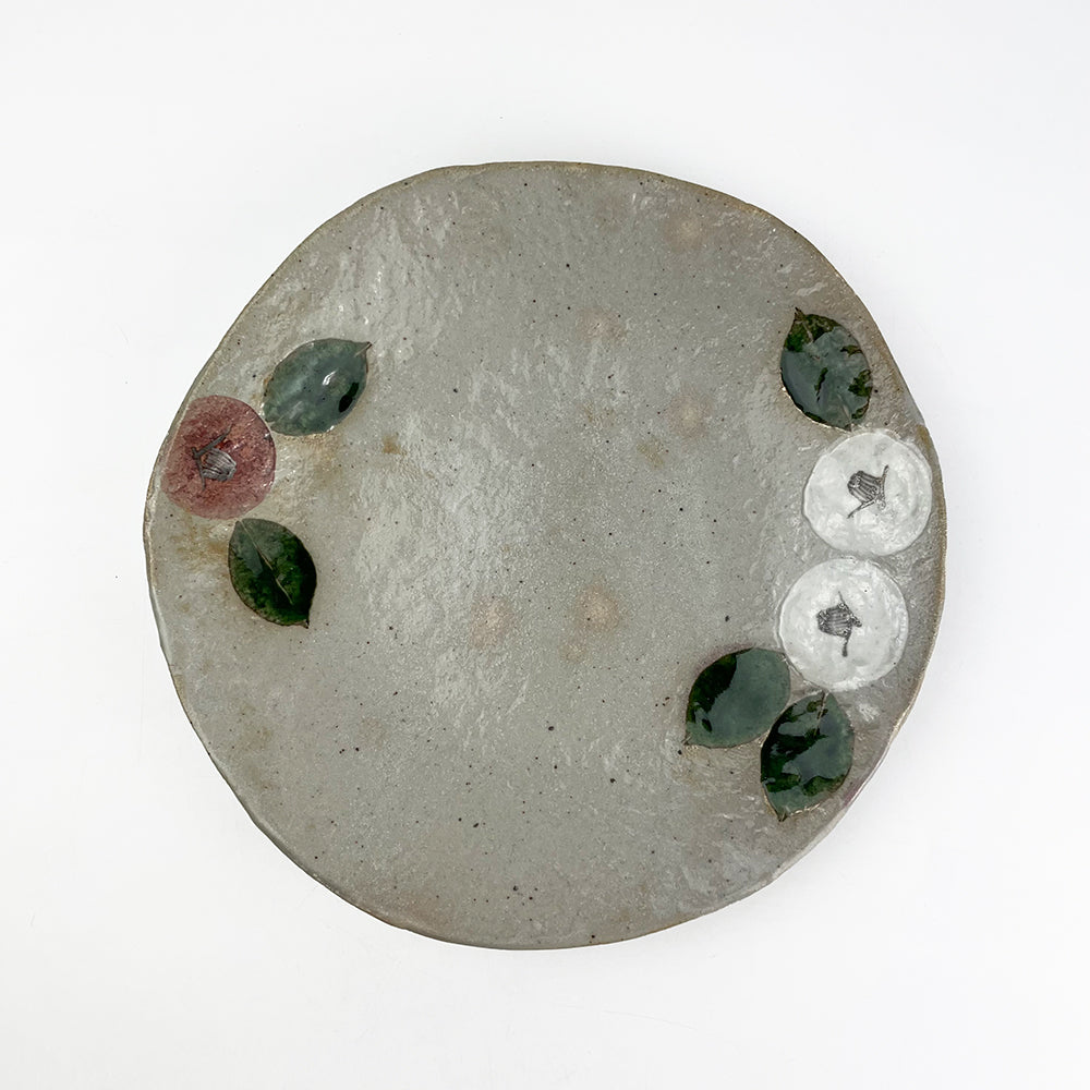 Plate Tsubakikamon (9.5"D) by Musashi Tsujii image 0