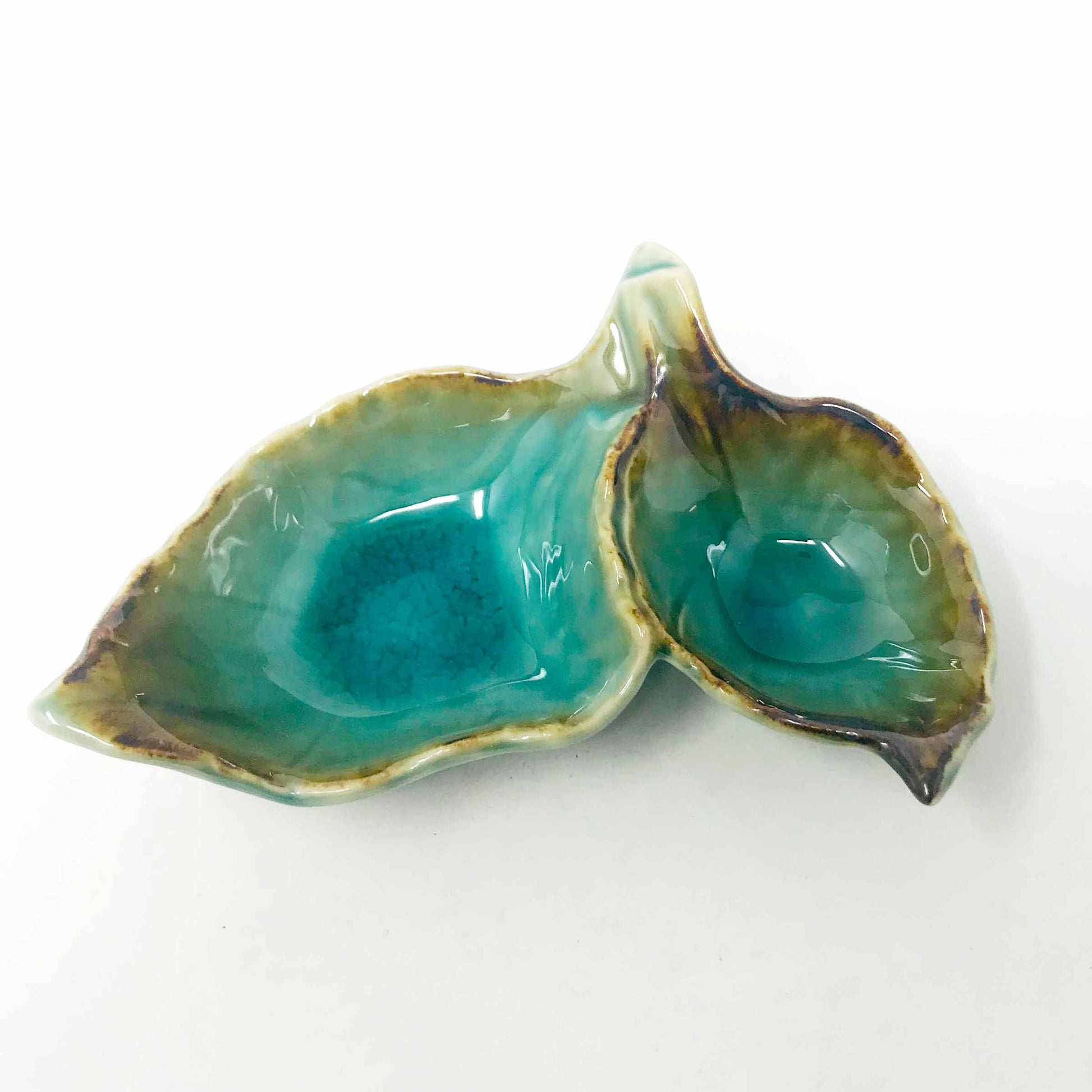 2 Divided Leaf Dish Green (5" x 3") image 1