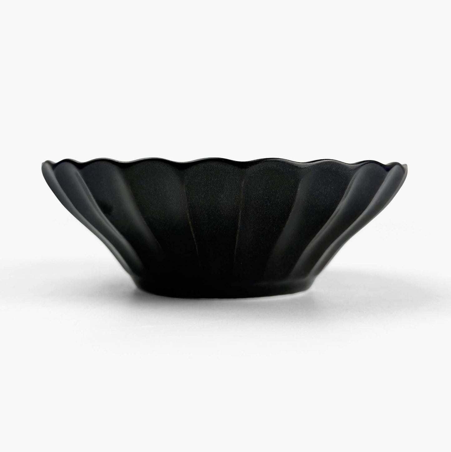 Shallow Bowl Kasumi Kuro (5"D)