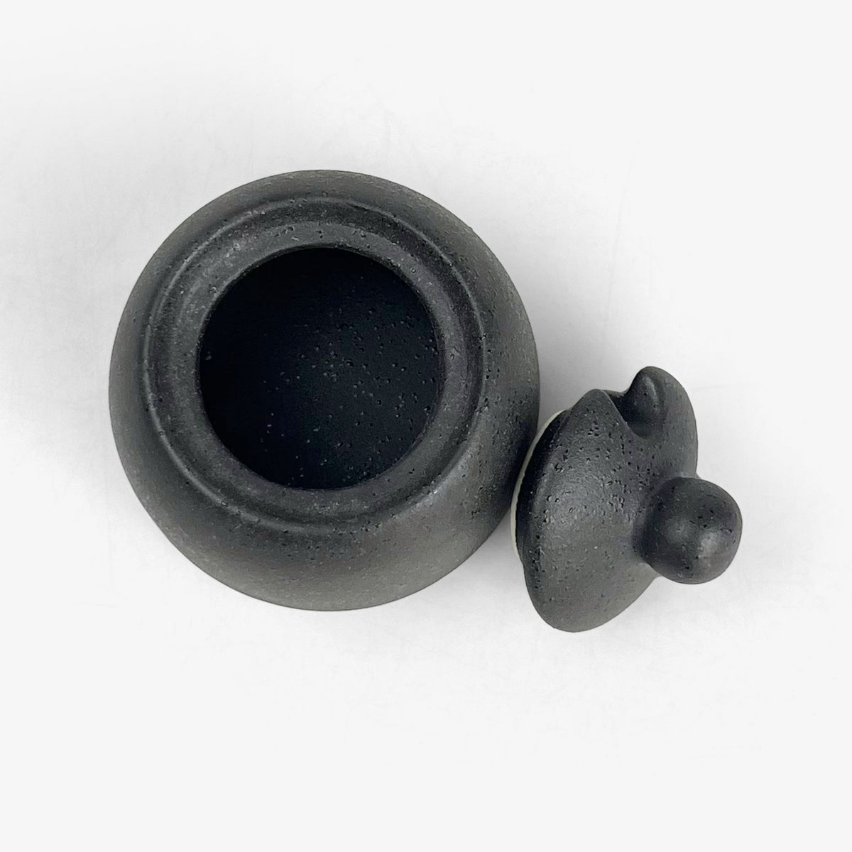 Spice Pot Kuro Kessho (2.25"D)