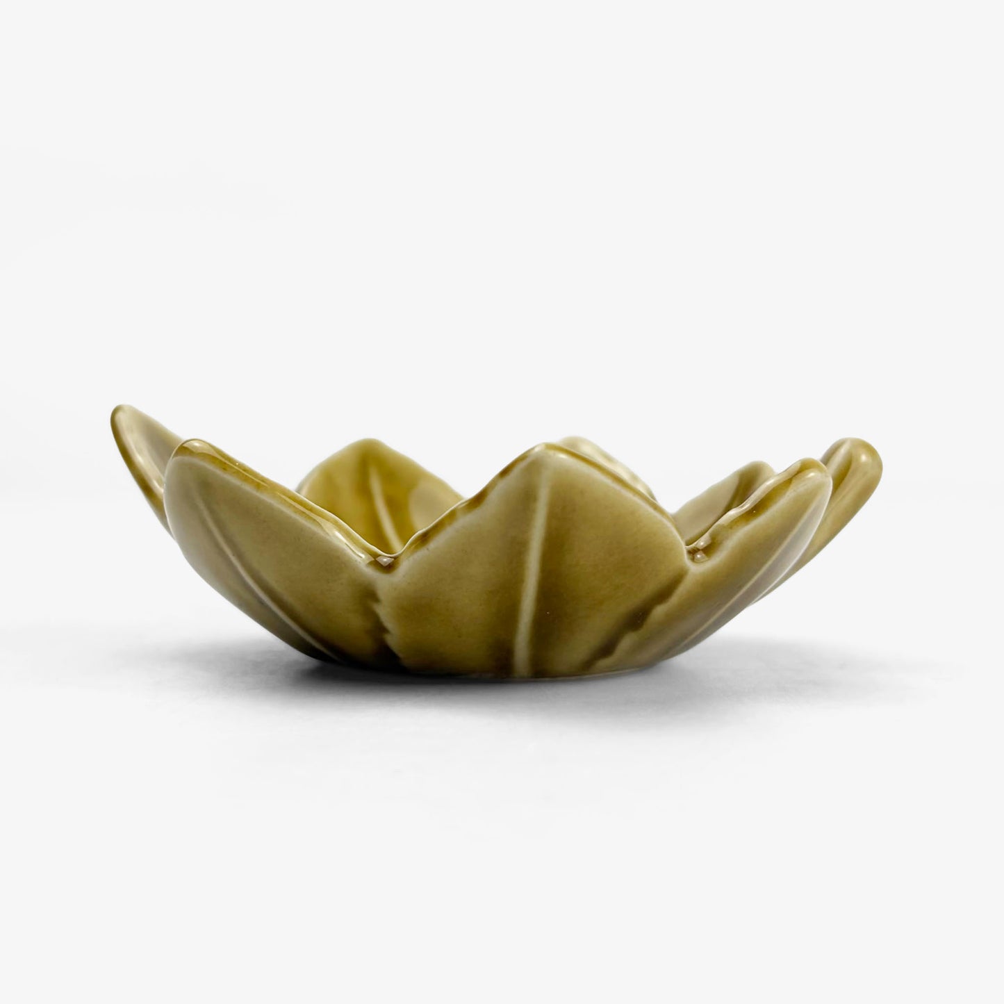 Chinmi Dish Leaf Yellow (3.25"x3")