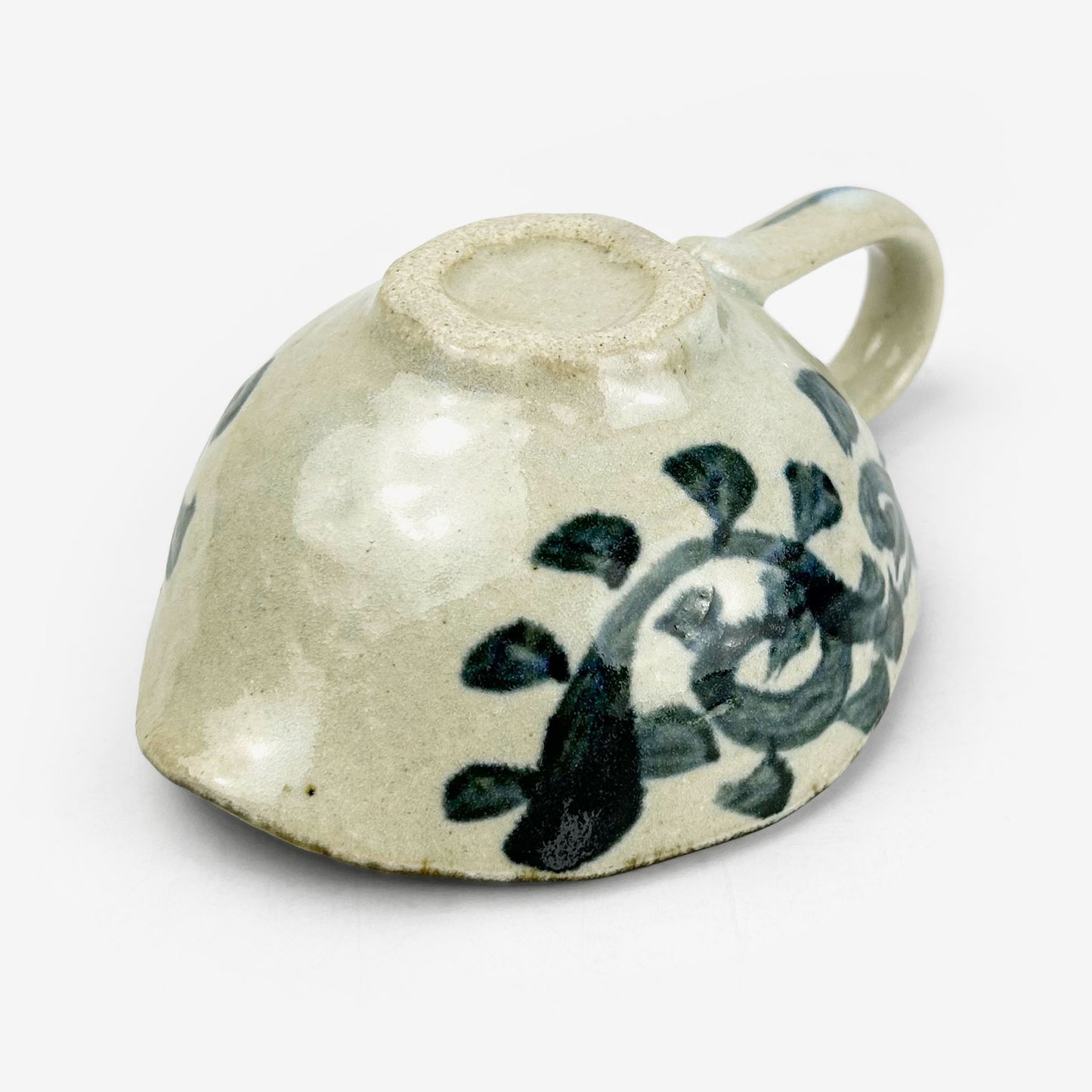 Bowl w/handle Some Karakusa (5.25" x 4.5")