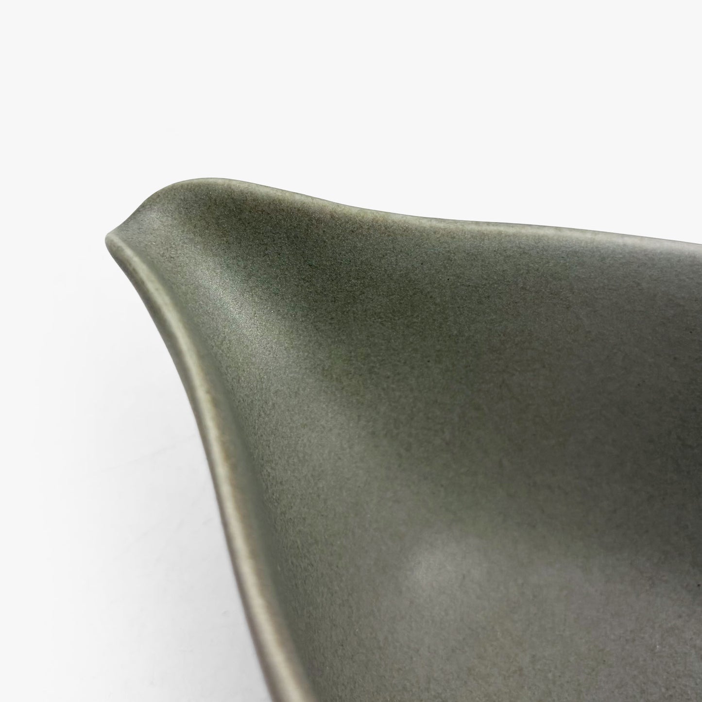 Katakuchi Bowl Medium Gray (6"D)
