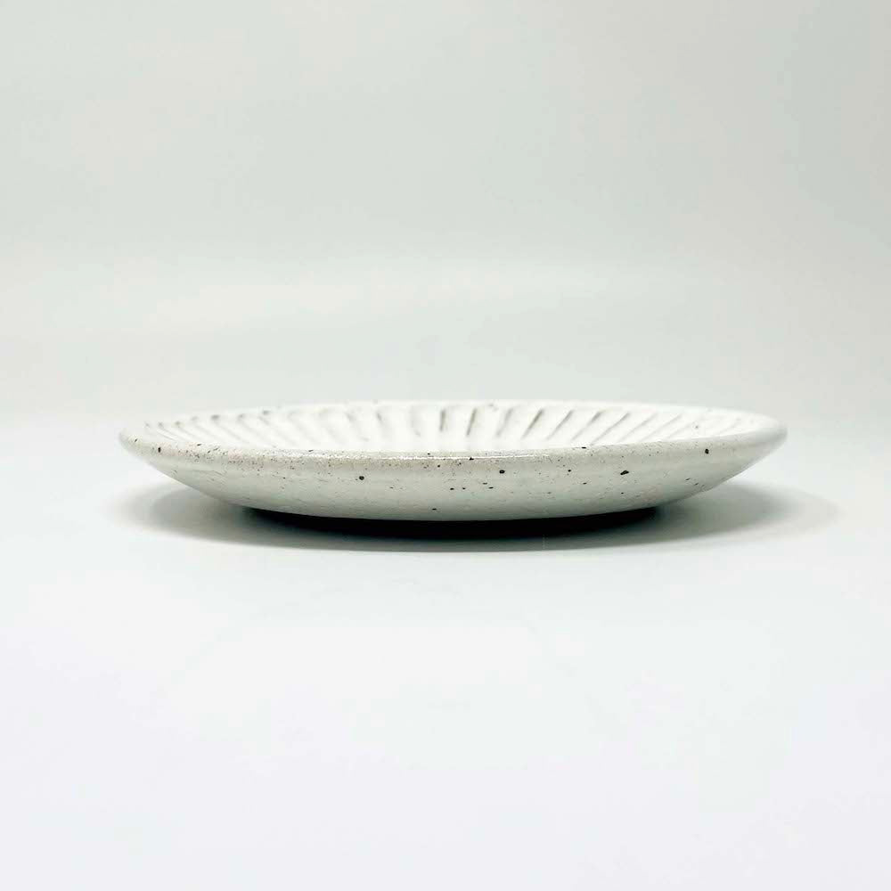 Kobiki Sogime 粉引削ぎ目 Plate (6"D) image 1