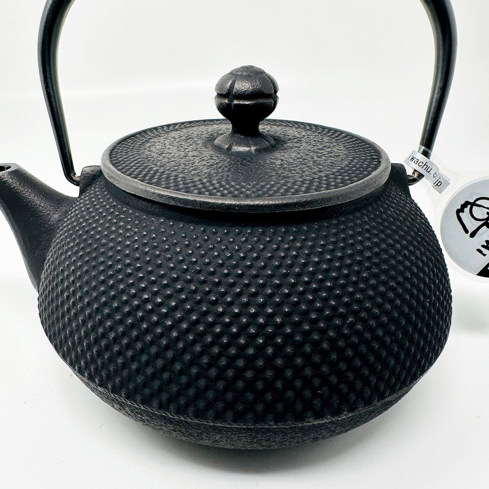Iwachu Tetsubin Cast Iron Tea Pot Arare (30 fl.oz ) image 3