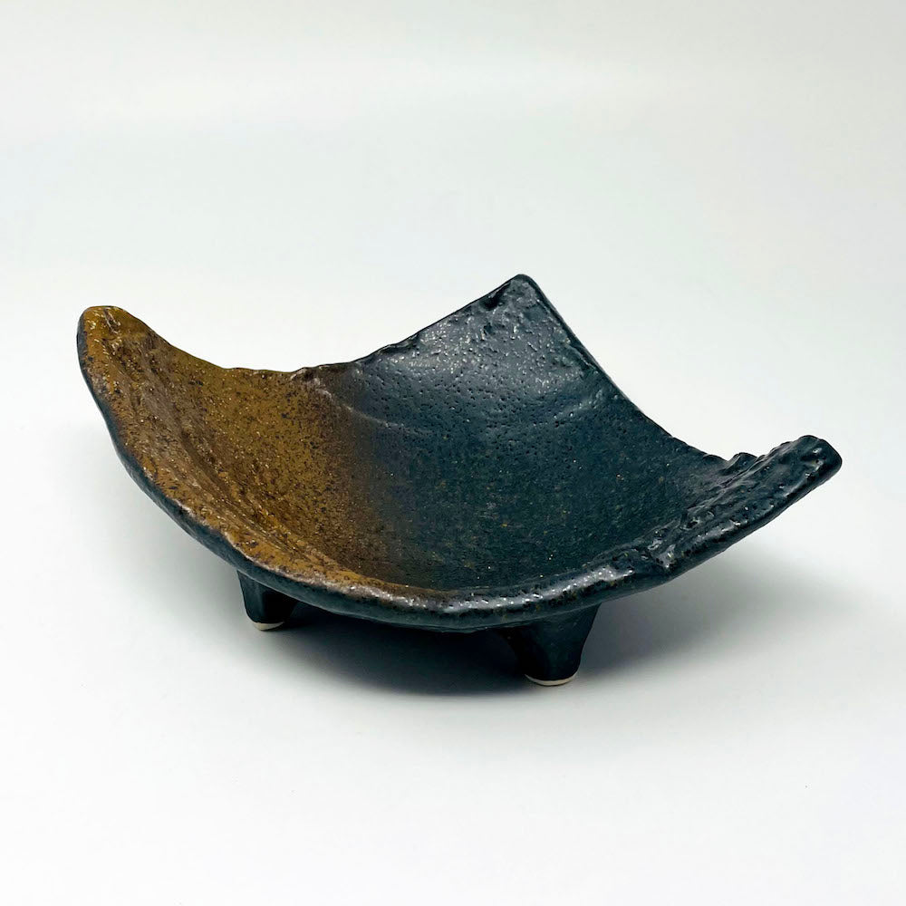 Footed Triangle Deep Plate (8"x6.25") image 1