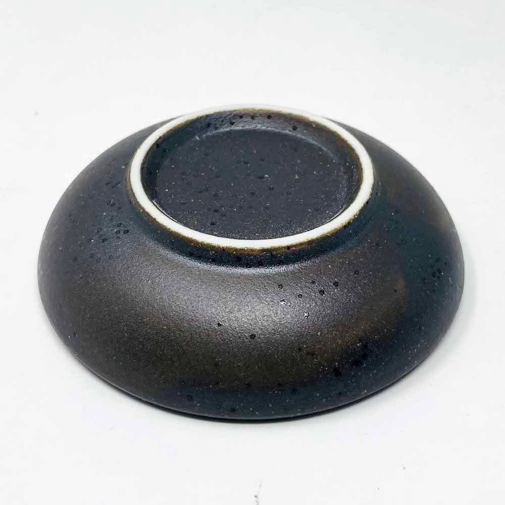 Small Dish Kushime Tokusa Kuro (3.25"D) image 2