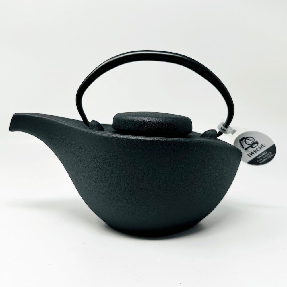 Iwachu Tetsubin Cast Iron Tea Pot (24 fl.oz ) image 2