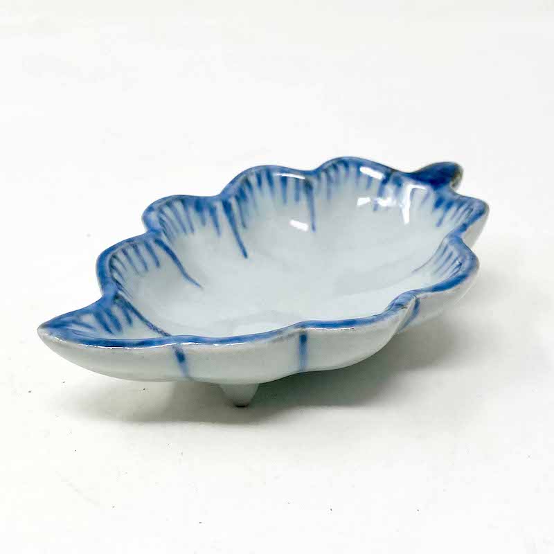 Leaf Dish (4.75"x 2.75"x 1"H) image 0