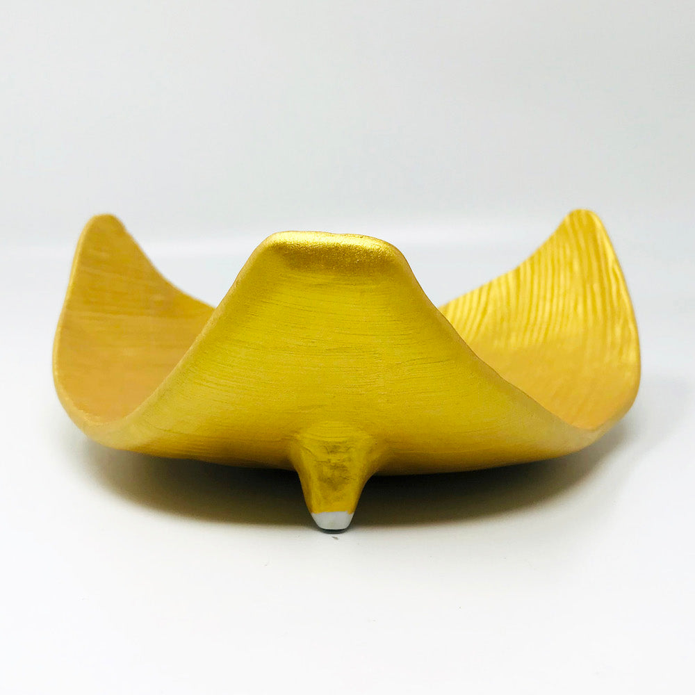 Footed Triangle Plate Kinsai Gold 金彩櫛目三角前菜皿(7.5"D) image 3