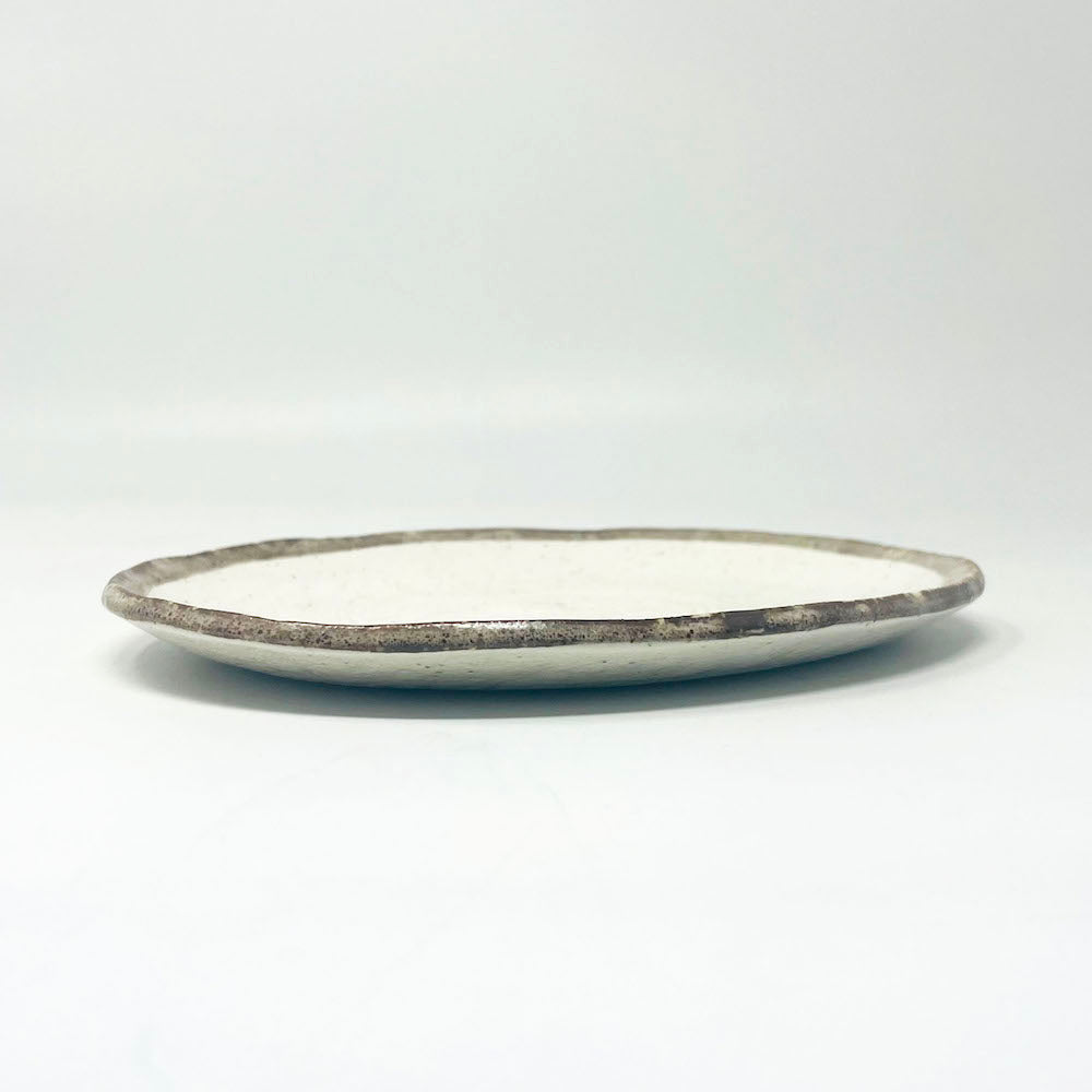 Oval Plate Shirokaratsu Small (7"x5.75") image 7