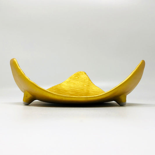 Footed Triangle Plate Kinsai Gold 金彩櫛目三角前菜皿(7.5"D) image 1