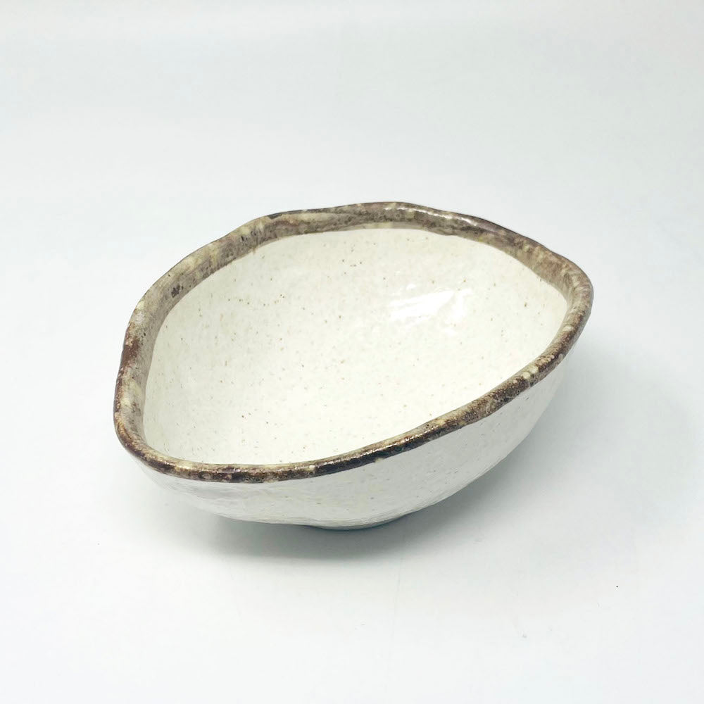 Shirokaratsu Oval Bowl Small (6"x4.5") image 1
