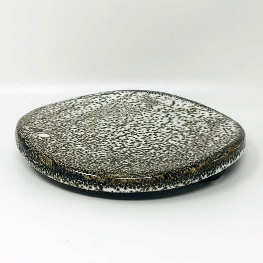 Footed Plate Zensai Karatsu-yu 唐津釉三ツ足前菜 (7.25"D) image 0