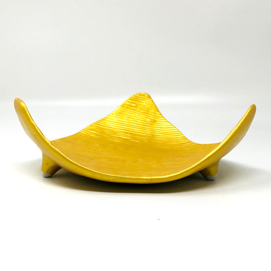 Footed Triangle Plate Kinsai Gold 金彩櫛目三角前菜皿(7.5"D) image 0