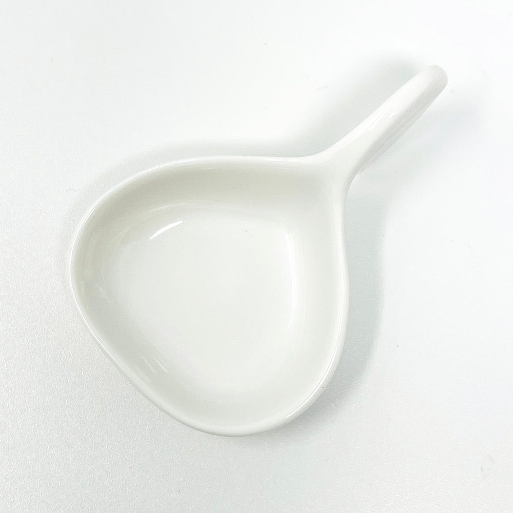 White Chinmi Dish w/Handle (3.5"D) image 1