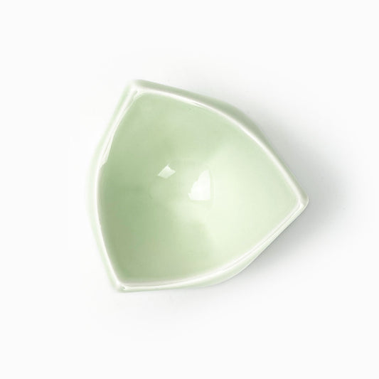 Small Chinmi Dish Triangle Light Green (3"D) image 1