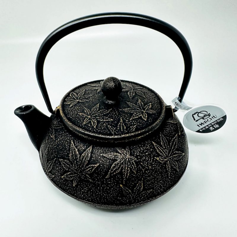 Iwachu Tetsubin Cast Iron Tea Pot (22 fl.oz ) - Image 2
