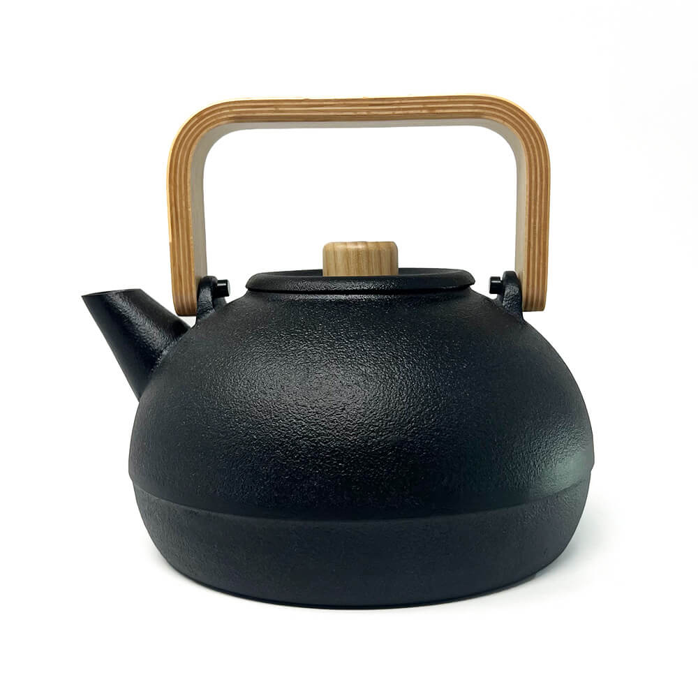 Cast Iron Kettle with Wooden Handle (1.9 Qt.)