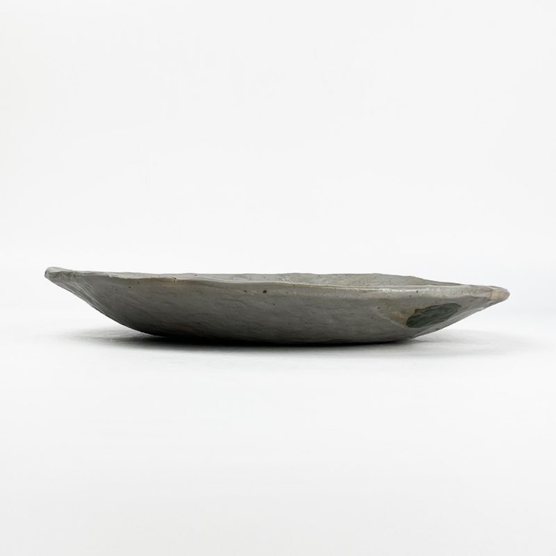 Plate Tsubakikamon (9.5"D) by Musashi Tsujii
