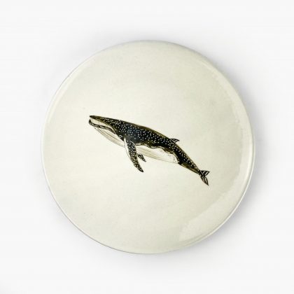 Round Plate Grizzly Bear (7.75"D) by Takunobu Sawada