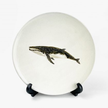 Round Plate Grizzly Bear (7.75"D) by Takunobu Sawada